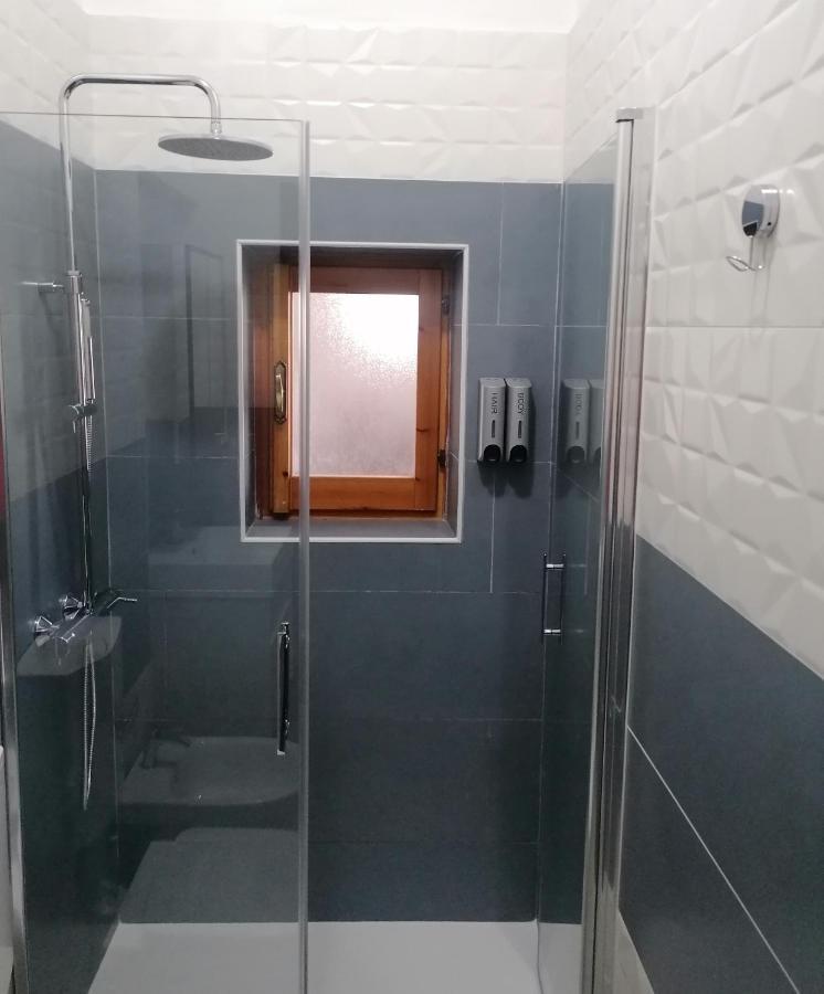 Due Finestre Sul Cortile Hotell Novi Ligure Exteriör bild
